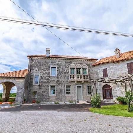 Brinovka Villa *